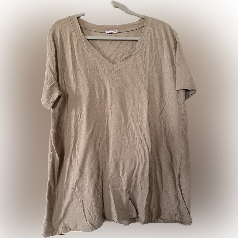 Loanna Tan V-Neck T-Shirt 3X